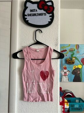 Y2K pink graphic crop top